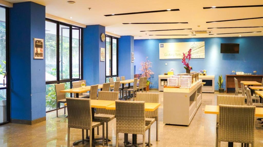 Indies Hotel Bandung Buitenkant foto