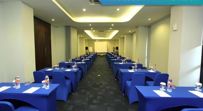 Indies Hotel Bandung Buitenkant foto