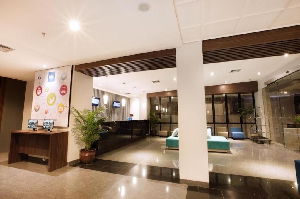 Indies Hotel Bandung Buitenkant foto