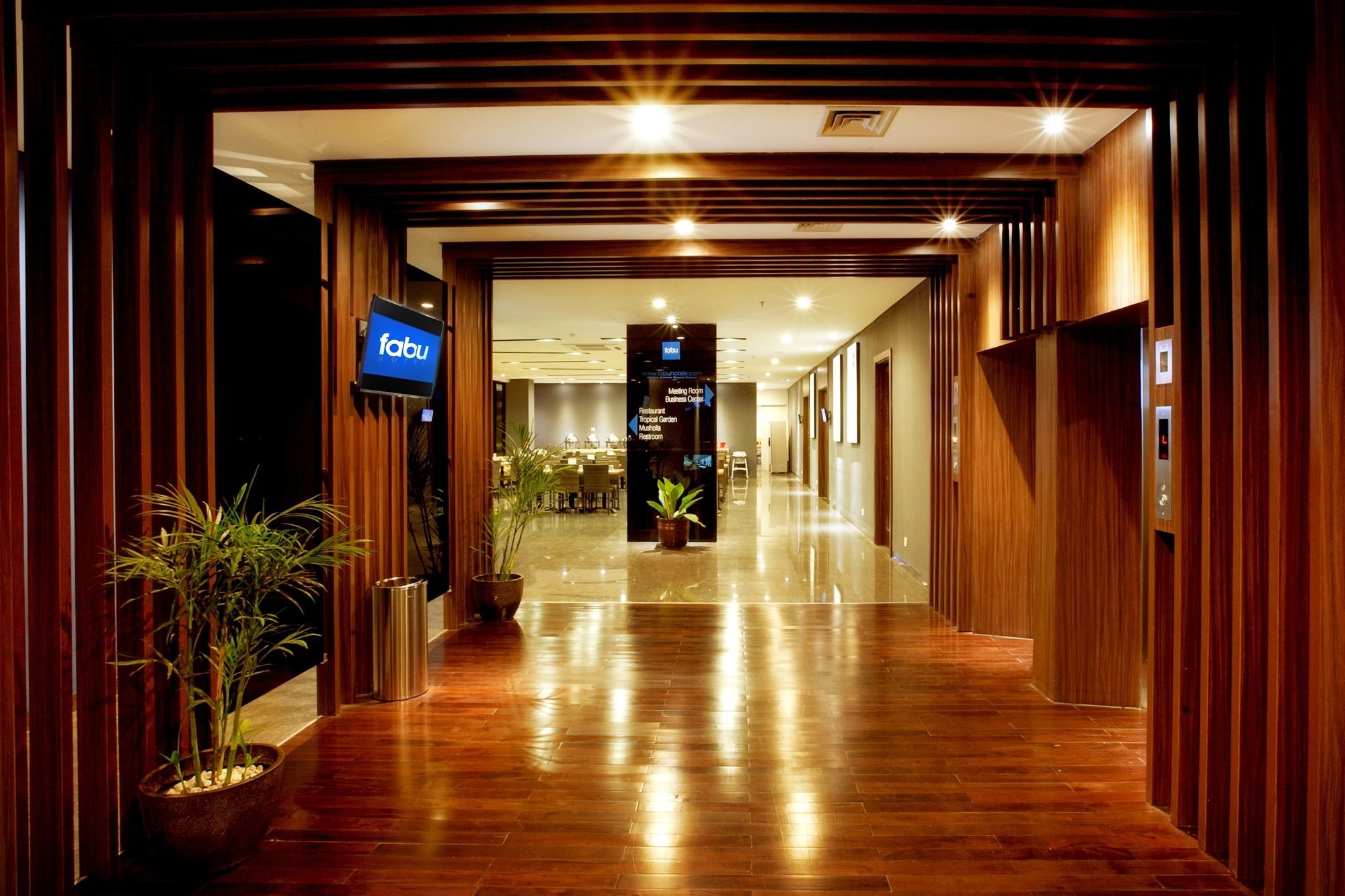 Indies Hotel Bandung Buitenkant foto